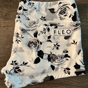 Fleo shorts. Double lined. Size M.